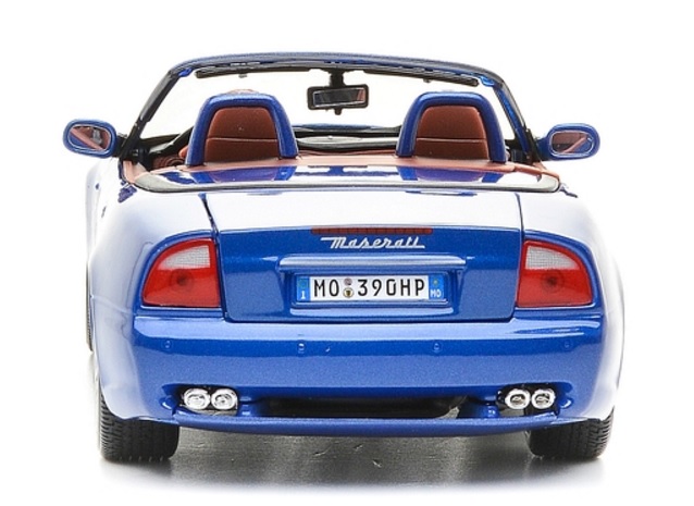 Модель машины Maserati GT Spyder, 1:18